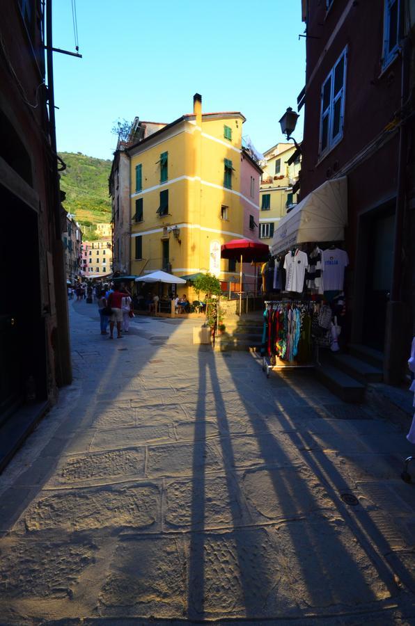 El Nin Apartment With Terrace Vernazza Luaran gambar
