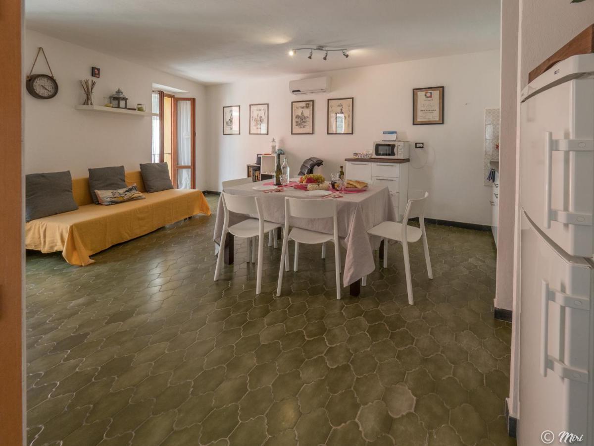 El Nin Apartment With Terrace Vernazza Luaran gambar